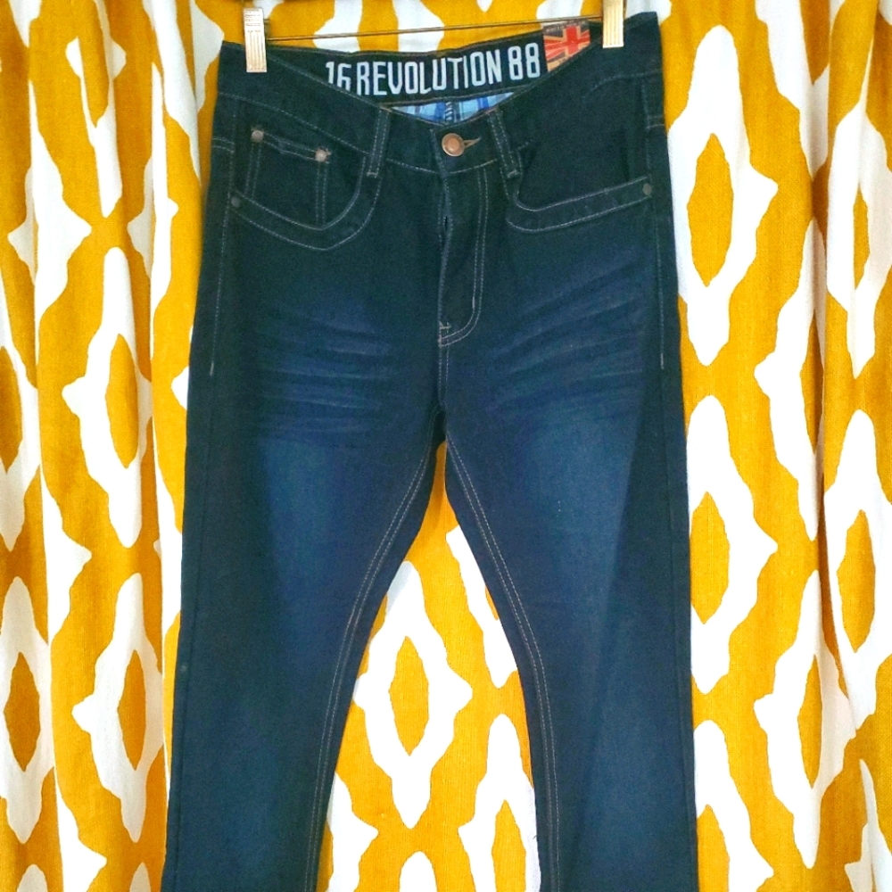 1600 Revolution Jeans